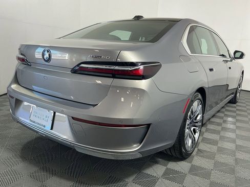 Used 2024 BMW i7 eDrive50 image 4