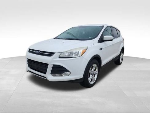 Used 2015 Ford Escape SE image 1