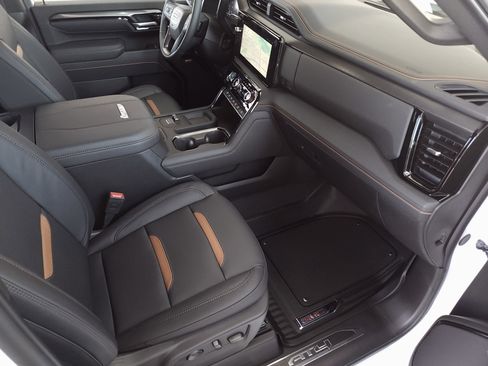 New 2025 GMC Sierra 3500 AT4 w/ AT4 Preferred Package image 37