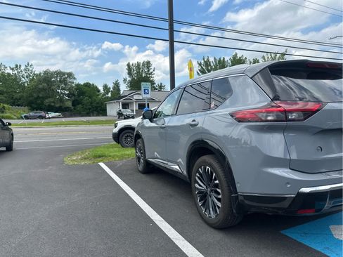 Used 2024 Nissan Rogue Platinum w/ Platinum Premium Package AWD/4WD image 6