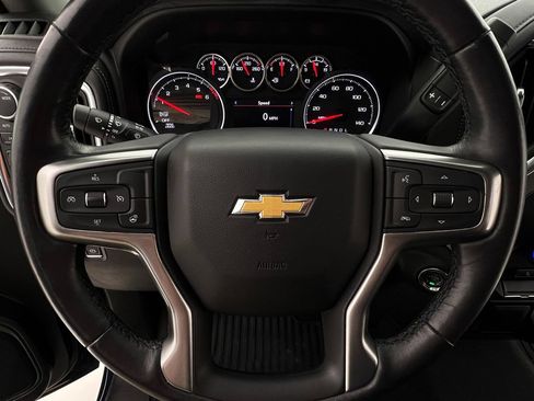 Used 2021 Chevrolet Silverado 1500 LT AWD/4WD image 16