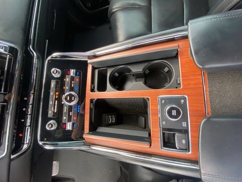 Used 2018 Lincoln Navigator Reserve w/ Technology Package AWD/4WD image 19