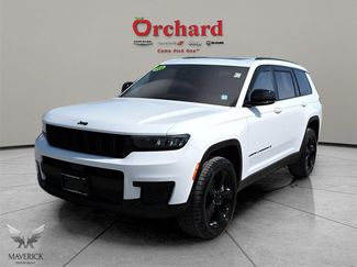 Used 2023 Jeep Grand Cherokee L Laredo image 1