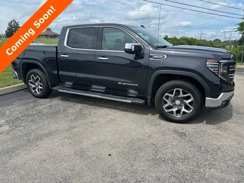 Used 2023 GMC Sierra 1500 SLT w/ SLT Premium Plus Package AWD/4WD image 3