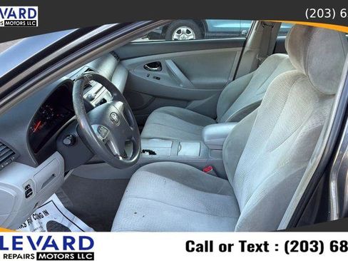Used 2010 Toyota Camry LE image 23
