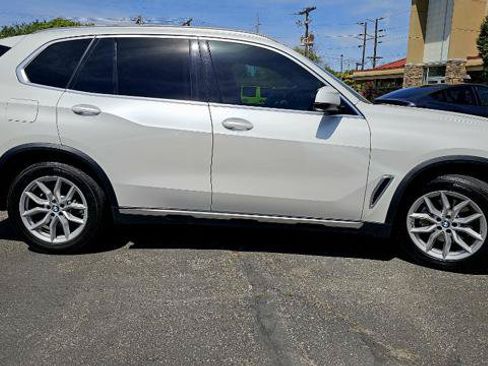 Used 2022 BMW X5 xDrive40i w/ Executive Package AWD/4WD image 4