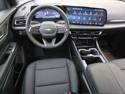 New 2026 Chevrolet Traverse LT w/ LPO, Floor Liner Package image 3