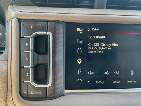 Used 2024 GMC Yukon Denali AWD/4WD image 46