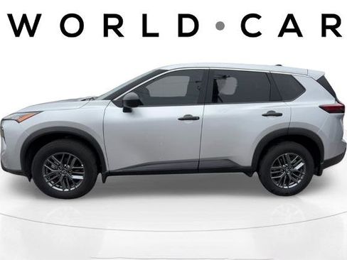 Certified 2025 Nissan Rogue S image 4