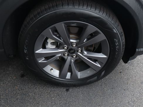 Used 2023 Ford Explorer XLT w/ Equipment Group 202A RWD image 15