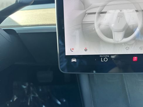 Used 2021 Tesla Model 3 Long Range image 22