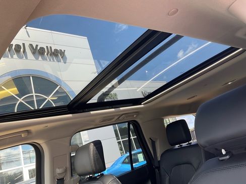 Used 2021 Ford Expedition Platinum image 20