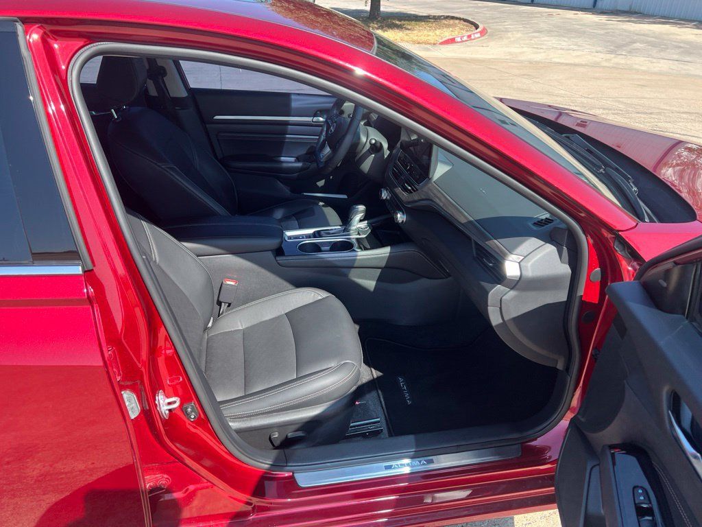 Used 2023 Nissan Altima 2.5 SL FWD image 38