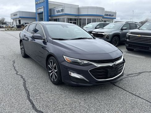 Used 2025 Chevrolet Malibu RS w/ LPO, Floor Liner Package image 2