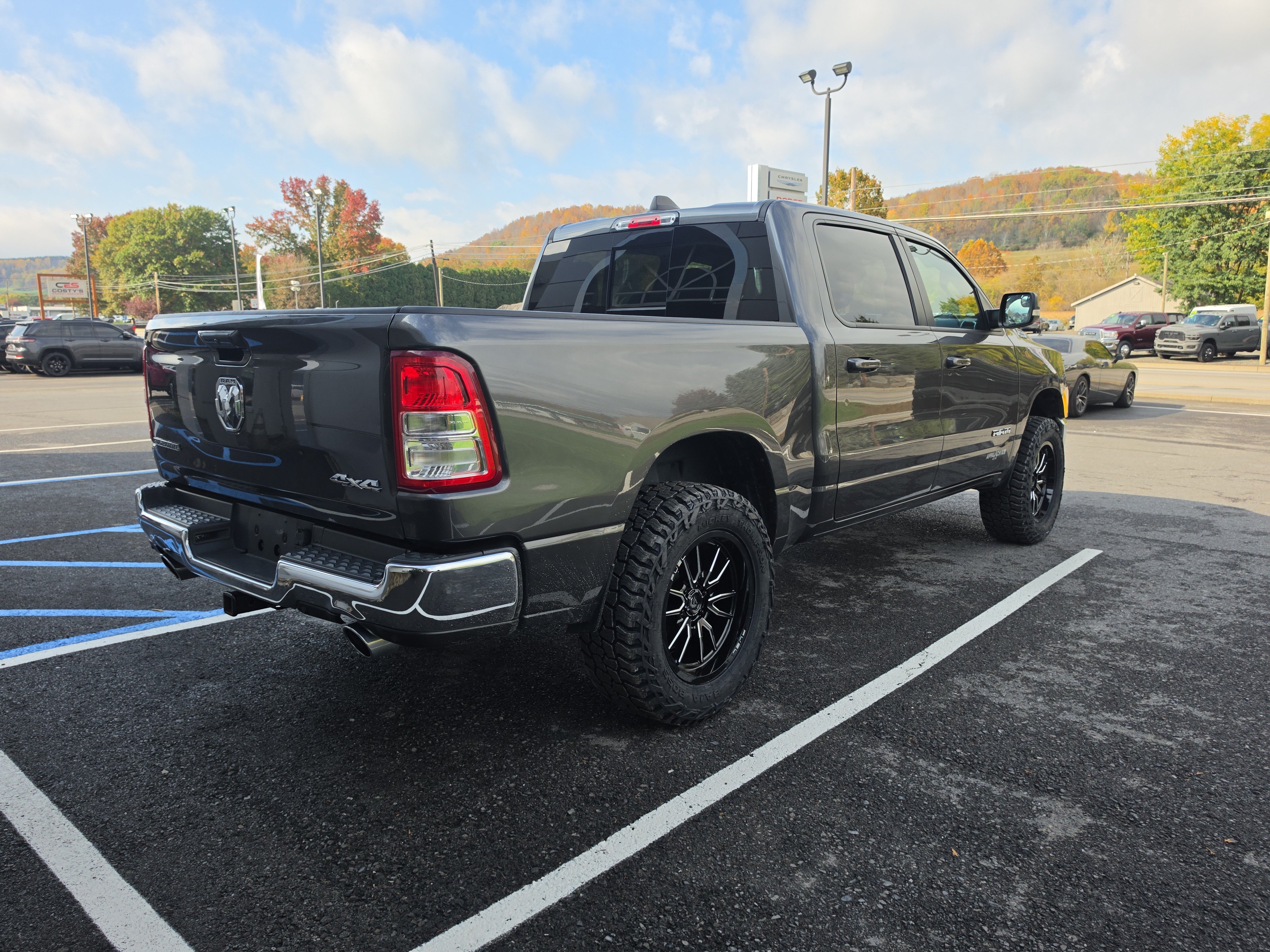 Used 2022 RAM 1500 Big Horn AWD/4WD image 3