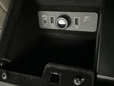 Used 2016 Jaguar F-TYPE Convertible RWD image 36