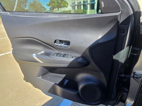 Used 2024 Nissan Kicks SV FWD image 18