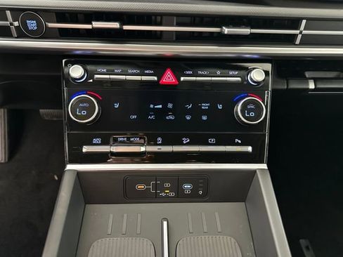 Used 2025 Hyundai Santa Fe SEL FWD image 23