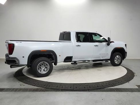 New 2026 GMC Sierra 3500 SLT w/ SLT Convenience Package AWD/4WD image 7