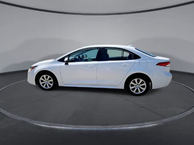 Used 2025 Toyota Corolla LE FWD image 5