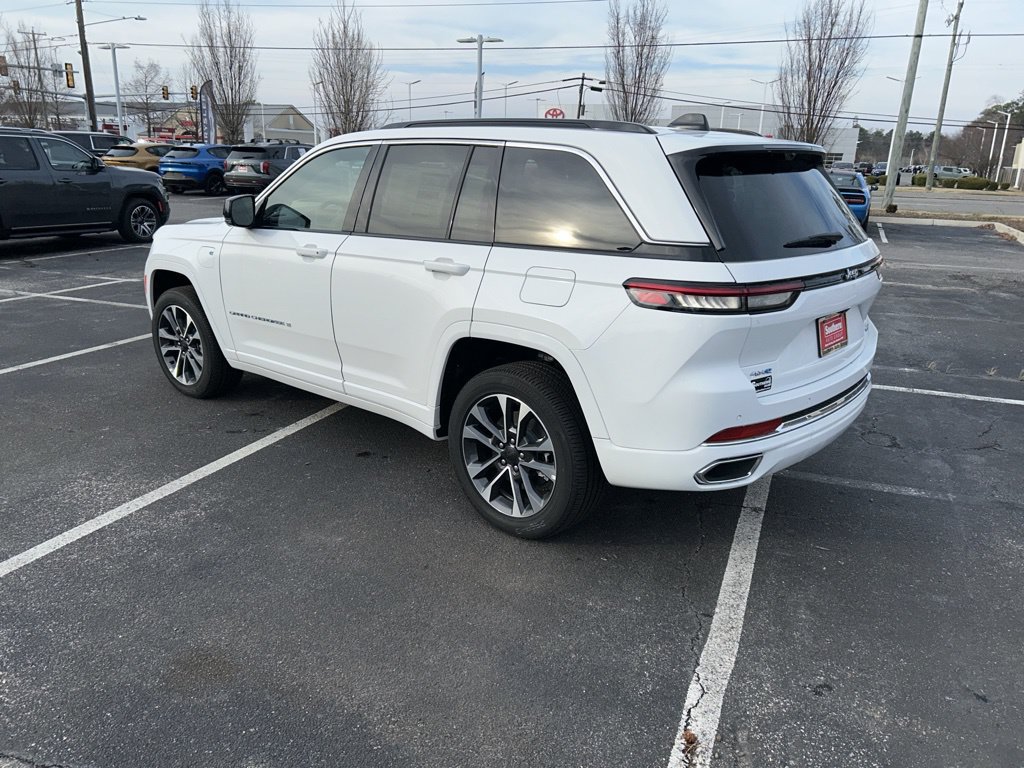 New 2024 Jeep Grand Cherokee Overland w/ Advanced Protech Group III AWD/4WD image 7