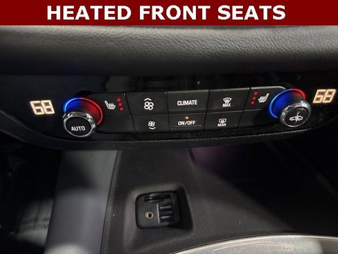 Used 2020 Buick Enclave Essence image 5