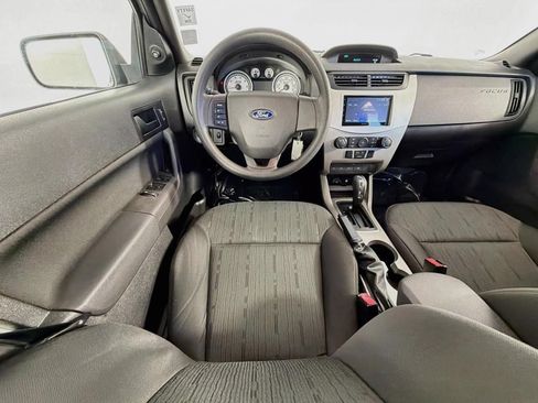 Used 2010 Ford Focus SE FWD image 13