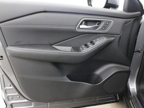 New 2026 Nissan Rogue Platinum w/ Platinum Premium Package image 17