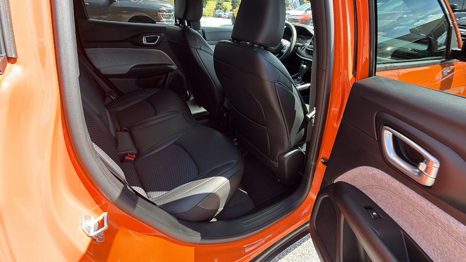 Used 2026 Jeep Compass Latitude AWD/4WD image 20