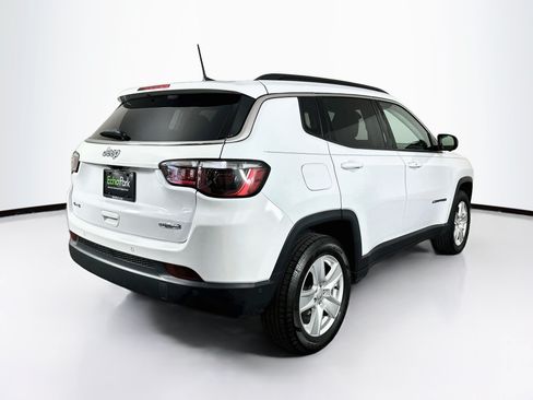Used 2022 Jeep Compass Latitude w/ Sun and Sound Group AWD/4WD image 9