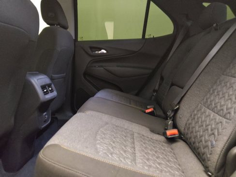 Used 2023 Chevrolet Equinox LT w/ Driver Convenience Package AWD/4WD image 18