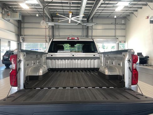 Used 2022 Chevrolet Silverado 1500 W/T w/ WT Value Package AWD/4WD image 8