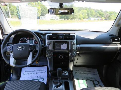 Used 2019 Toyota 4Runner SR5 AWD/4WD image 5