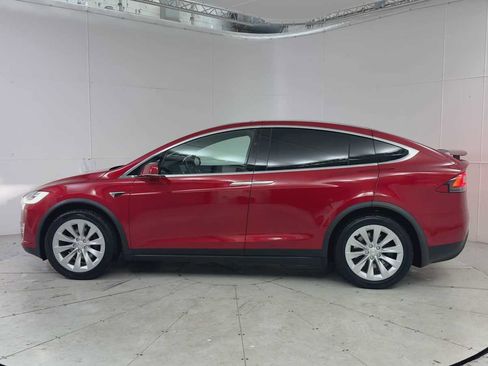 Used 2020 Tesla Model X Long Range image 5