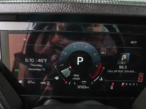 Used 2025 GMC Yukon Denali image 16