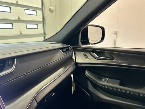 New 2025 Jeep Grand Cherokee Overland w/ Adv Protech Group III image 26