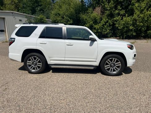 Used 2022 Toyota 4Runner TRD Sport w/ Technology Package AWD/4WD image 8