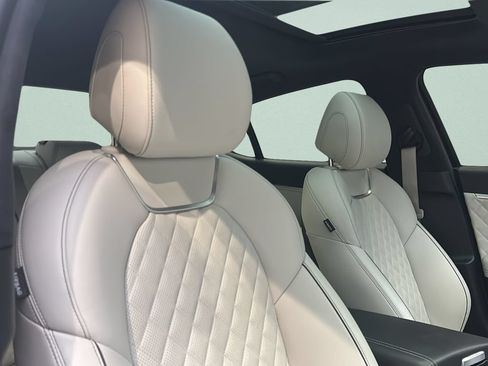 Certified 2025 Genesis G70 3.3T Advanced w/ Sport Prestige Package AWD/4WD image 19