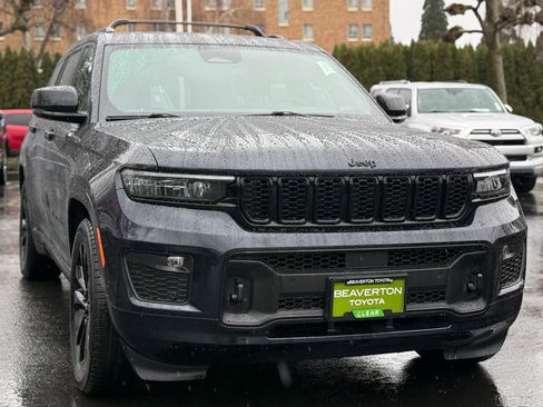 Used 2023 Jeep Grand Cherokee L Overland image 7