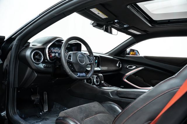 Used 2018 Chevrolet Camaro ZL1 RWD image 18
