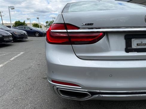 Used 2018 BMW 750Li xDrive AWD/4WD image 22