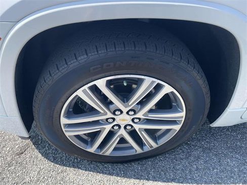 Used 2023 Chevrolet Traverse High Country image 11