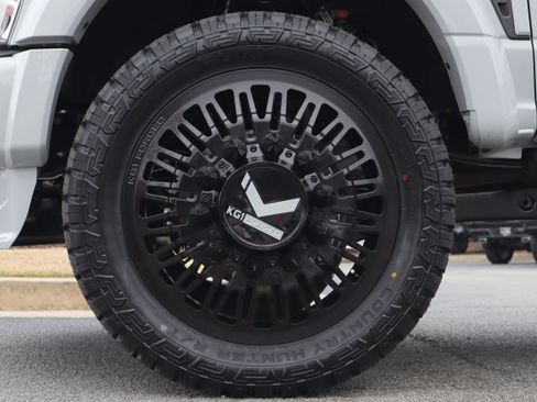 Used 2026 Ford F450 Platinum w/ Platinum Plus Package image 9