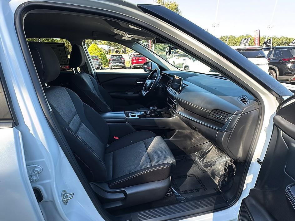 Certified 2025 Nissan Rogue SV AWD/4WD image 25