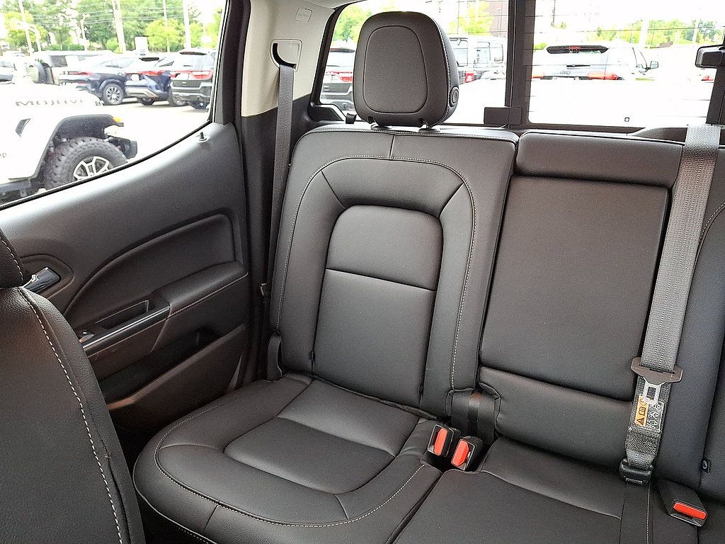 Used 2022 GMC Canyon Elevation w/ Elevation Premium Package AWD/4WD image 12