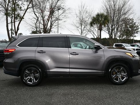 Used 2017 Toyota Highlander Limited Platinum image 5