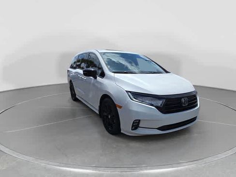Used 2024 Honda Odyssey Sport image 2