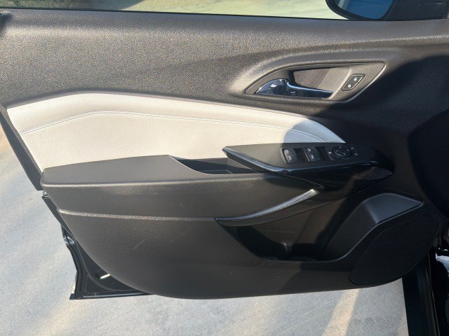 Used 2024 Chevrolet Trax LT FWD image 3