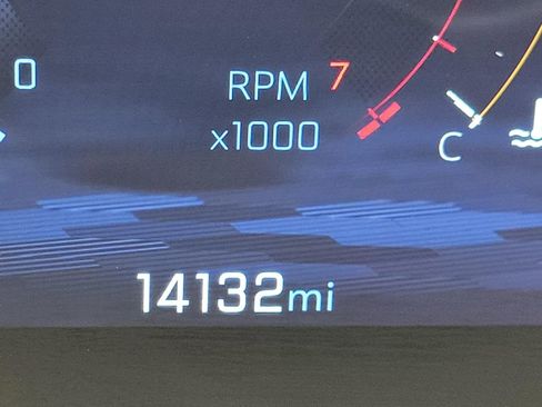 Used 2025 Chevrolet Equinox LT image 2