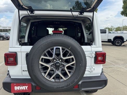 New 2025 Jeep Wrangler Sahara image 33